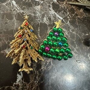 Festive Christmas Tree Brooch Set